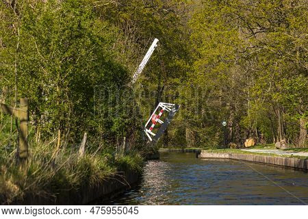 Llangollen, Dengighshire Wales - 21 April 2019: Canal Side In Llangollen. Canal As It Crosses The Po