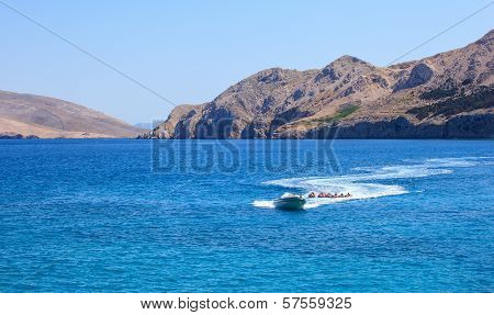 Water Play, Baska