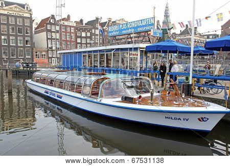 Water Canal And Typical Architecture In Amsterdam, Netherlands