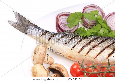 Grilled fish with red onion.