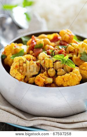 Vegan curry with chickpeas and vegetables