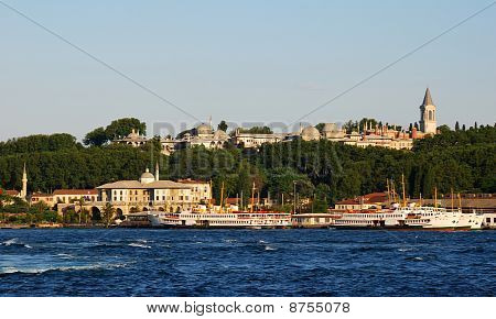 Topkapi Palace i Istanbul, set fra Bosporus-strædet