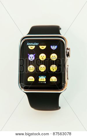 Apple Watch Starts Selling Worldwide - First Smartwatch From Apple Computers