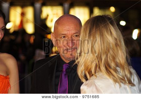 Sir Ben Kingsley: soha enged én megy premierje a központi London 2010. október 11.