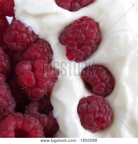 Raspberries With Yogurt