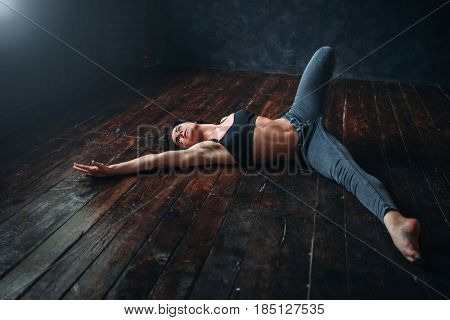 Contemp style dancing in dance class