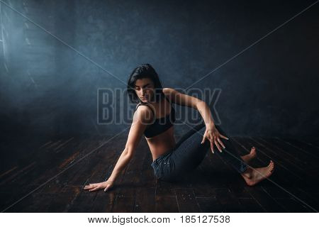 Grace female dancer, contemp dance