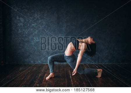 Grace female dancer, contemp dance