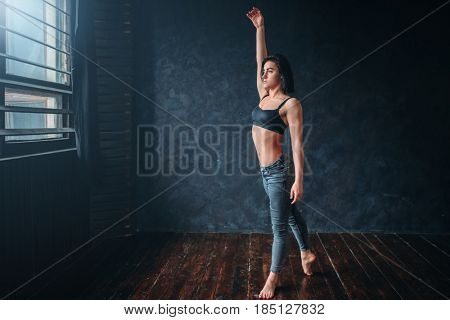 Grace female dancer, contemp dance