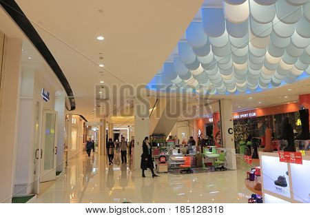 HANGZHOU CHINA - NOVEMBER 4, 2016: Unidentified people visit Hubin Yintai in77 shoppingmall.