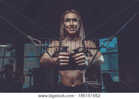 Sexy Pretty Fitness Girl Diet Training Chest Pumping Beautiful Breast.