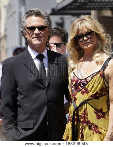 LOS ANGELES - MAY 4:  Kurt Russell, Goldie Hawn at the Kurt Russell and Goldie Hawn Star Ceremony on the Hollywood Walk of Fame on May 4, 2017 in Los Angeles, CA
