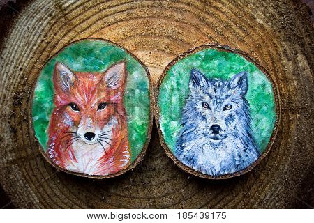Painted Forest Animal On A Cut Piece Of Wood. Beautiful Natural Paint Colors. Background Of Brown Wo