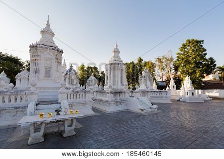 Wat Suandok White Buddhist Temple