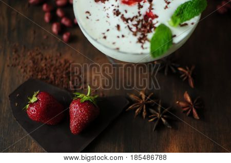 Cold dessert is a taste of happiness and thirst quenching on a hot day