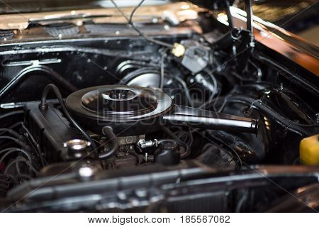 Metallic background of the internal combustion engine