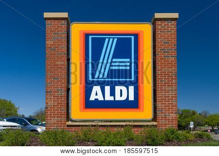 Aldi Supermarket Sign