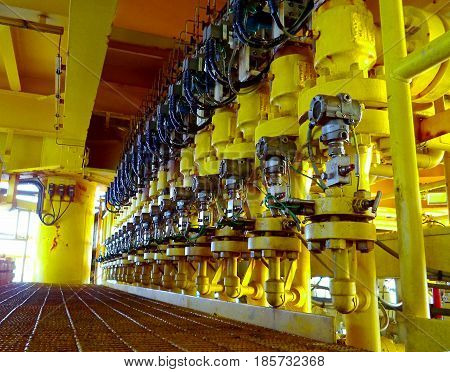 Pressure transmitter to monitor downstream pressure, energy business at offshorea at oil and gas wellhead remote platform.