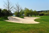 Bunker auf einem Golfplatz