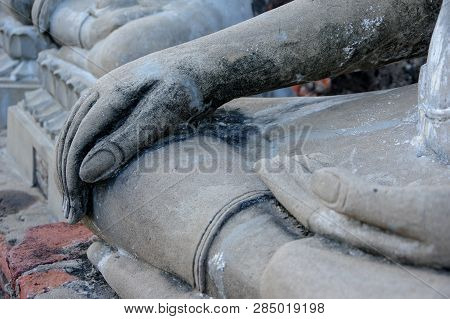 Buddha Images In The Sitting Position In Temple