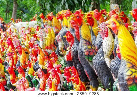 Group Of Colorful Chicken Sculpture For Sales