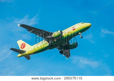 Domodedovo, Russia - May 1, 2018: Airplane Airbus A321, Sibir S7 Airlines Landing At Domodedovo Airp