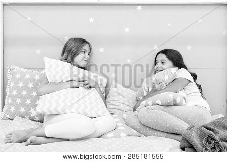 Sleepover Time For Fun. Best Girls Sleepover Party Ideas. Girls Happy Best Friends In Pajamas With P
