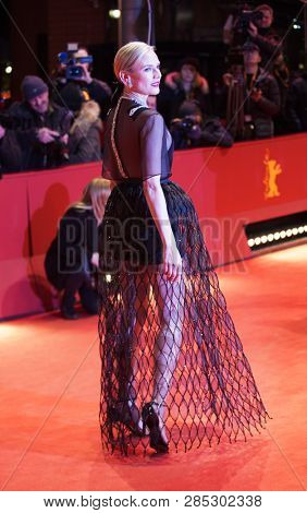  Diane Kruger arrives for the 'The Operative' (Die Agentin) premiere during the 69th Berlinale International Film Festival at Berlinale Palace on February 10, 2019 in Berlin, Germany.                 