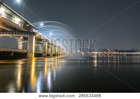 Banpo Bridge Rainbow Fountain