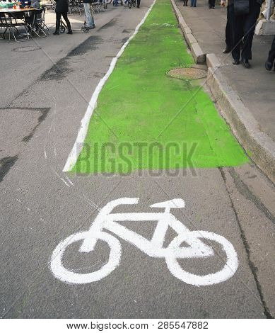 The Designation Of The Bicycle Path . Russia. St.petrsburg.