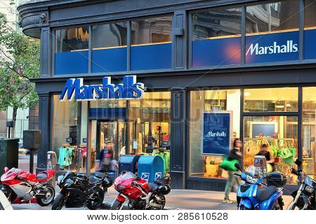 San Francisco, Usa - April 8, 2014: Marshalls Department Store In San Francisco, Usa. Marshalls Is A