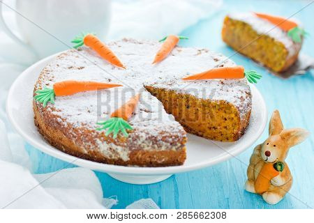 Easter Carrot Cake, American Carrot Cake Decorated Fondant Carrots
