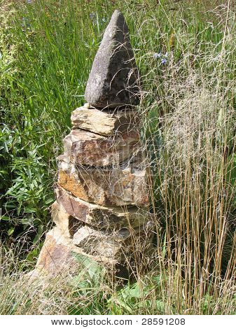 kleine Steinpyramide