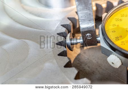 Indicator Lever Type In Mechanical Engineering For Accurate Alignment Of Parts Along The Axis