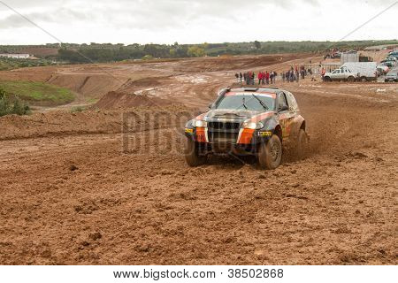 Portalegre, Portogallo - 3 novembre: Andre Amaral spinge un Proto X3 In Baja 500, integrato su Fia Wor