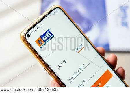 Kolkata, West Bengal, India, September 13, 2020 : Uti Asset Management Company Ipo Background. Websi