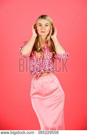 Beautiful Female. Retro Woman With Makeup. Beautiful Girl Has Long Luch Hair. Attractive Blonde Fema
