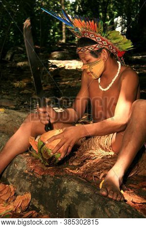 Porto Seguro, Bahia / Brazil - April 14, 2009: Pataxo Indians Are Seen In The Village Jaqueira In Th