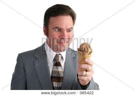 Uomo d'affari sbavando per gelato