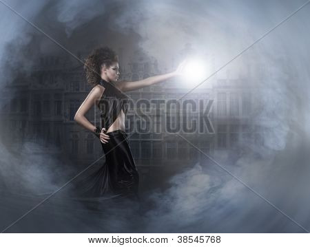 Halloween-Collage mit den sexy-Assistenten und eine Nacht-Hintergrund