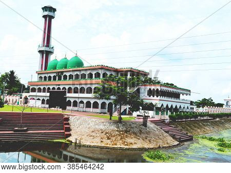 Kishorganj, Bangladesh, 15/09/2020, Kishorgonj Historical Pagla Mosque In Bangladesh