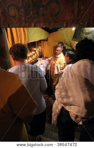 BETHLEHEM-oktober 05: Vægt i en grotte i Fødselskirken. Basilica af Fødselskirken er en af Betlehem