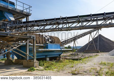 Cement Mill Sand Dewatering Machine And Machine For Transferring Gravel, Spoil For Transport Belts O