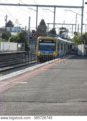 Seaford, Au - 14 Aug 2018: An Incoming Train Of Frankston Line At Seaford Station, Melbourne. It Ser