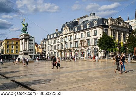 Clermont Ferrand - 08/24/2020 : People Walking In Place De Jaude