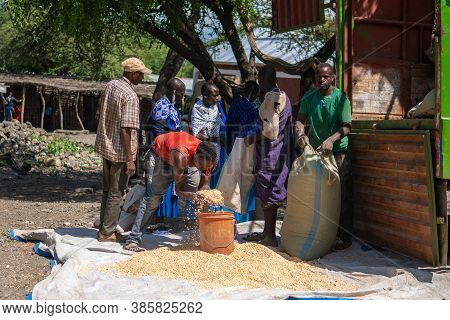 Engare Sero. Tanzania - January 2020: Market Day In Indigenous Maasai In Traditional Village. Maasai