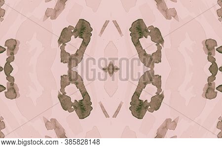 Nude Ocelot Rapport. Beige Retro Panther Skin Texture. Graphic Camouflage Coat Design. Seamless Spot