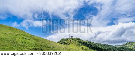 Beautiful Grassland, Prairie In Taoyuan Valley, Caoling Mountain Trail Passes Over The Peak Of Mt. W