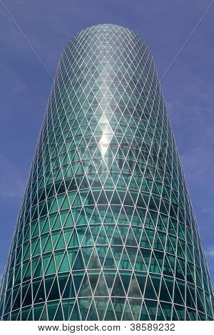 FRANKFURT, Tyskland - 22 augusti: Westhafen tower i hamnområdet den 22 augusti, 2012 i Frankfurt, 