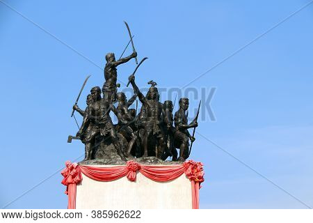Khai Bang Rachan, Sing Buri, Thailand April 14, 2018: Heroes Bang Rachan Folk Monument, The Statues 
